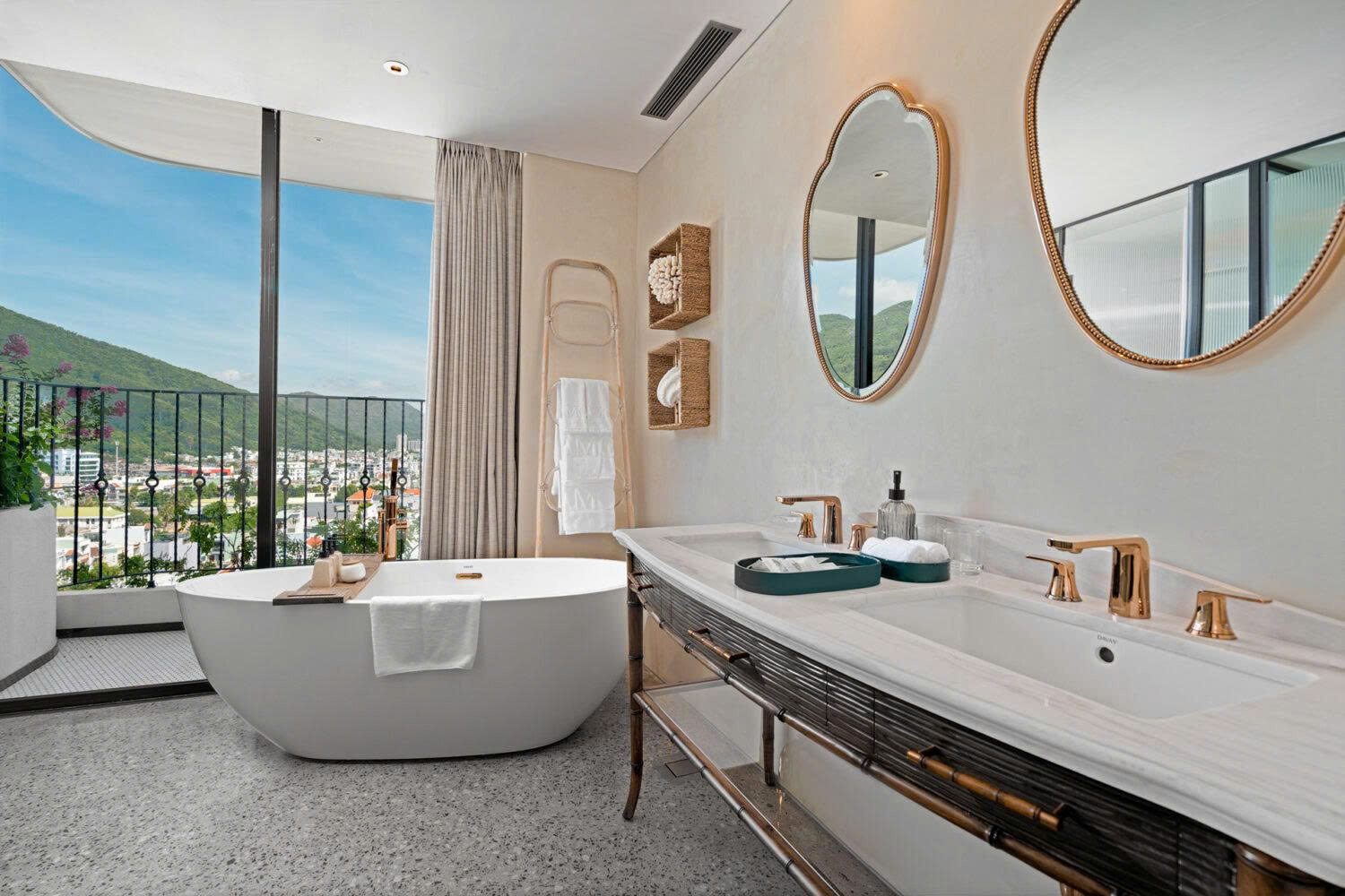KHÁCH SẠN L’AMOUR RESORT QUY NHƠN